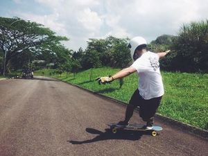 Daggers Crew: Komunitas Longboard yang Banyak Digemari Kaum Hawa