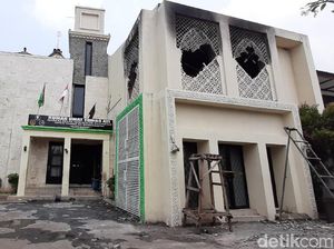 Penampakan Terkini Rumah Opick Usai Terbakar Penampakan Terkini Rumah Opick Usai Terbakar