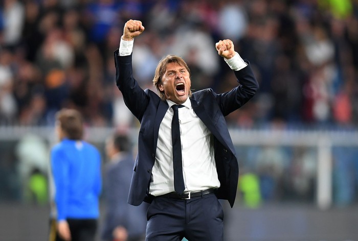 Soccer Football - Serie A - Sampdoria v Inter Milan - Stadio Comunale Luigi Ferraris, Genoa, Italy - September 28, 2019  Inter Milan coach Antonio Conte celebrates after the match          REUTERS/Daniele Mascolo