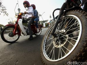 Saat Motor-motor Jadul nan Ganteng Geruduk GBK Saat Motor-motor Jadul nan Ganteng Geruduk GBK