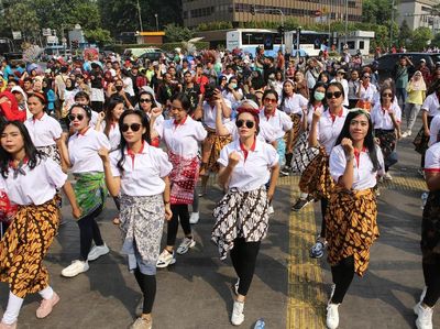 Srikandi Milenial Tularkan Energi Positif