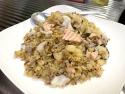 Mau Sarapan yang Beda? Bikin Nasi Goreng Sushi dengan 4 Cara Ini