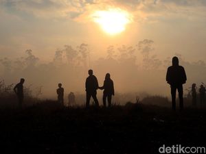 Menembus Embun Pagi Kampung Cai Ranca Upas