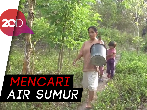 Warga Polman Berjalan Sejauh 2 Kilometer Demi Air