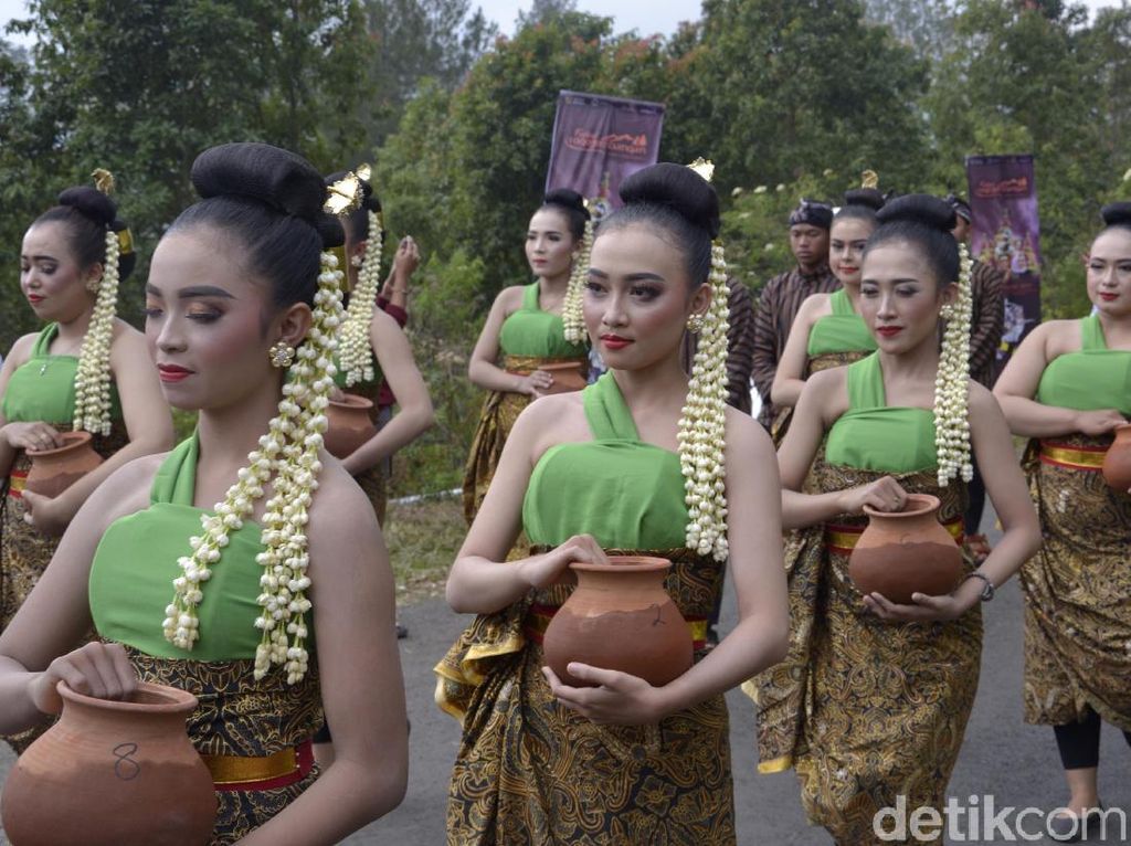 Festival Rogojembangan, Penyatuan 9 Sumber Mata Air Sarat Makna Festival Rogojembangan, Penyatuan 9 Sumber Mata Air Sarat Makna