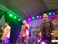 Kejutan Romantis dari Kahitna di Avanza-Veloz Sebangsa Semarang