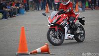 Intip Safety Riding Challange ala CBR Race Day