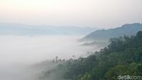 Foto Drone: Negeri di Atas Awan Gunung Luhur