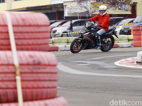 Asyiknya Slalom di Atas Jok New Supra GTR