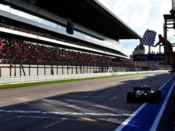 Hamilton Juarai GP Rusia, Mercedes Finis 1-2