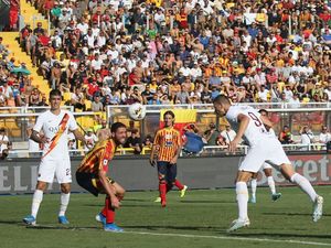 Hasil Lecce Vs Roma: Gol Tunggal Dzeko Bawa Il Lupi Menangi Laga