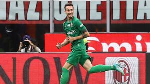 Fiorentina Gebuk Milan di San Siro