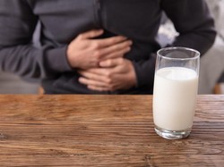 Fakta atau Mitos? Benarkah Susu Murni Sebabkan Maag Makin Parah?
