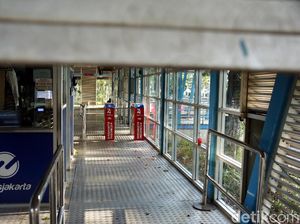 Ada Demo di Patung Kuda, Halte Monas Ditutup Ada Demo di Patung Kuda, Halte Monas Ditutup