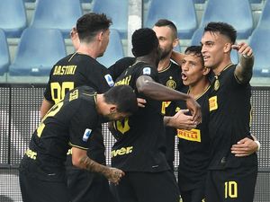 Conte Nantikan Inter yang Gagah Berani di Camp Nou