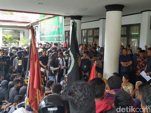 Mahasiswa Geruduk Kemenkum HAM Sultra, Minta Kasus Randi-Yusuf Dikawal