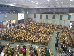 Paripurna Akhir, DPR Doakan Korban Rusuh Wamena-Mahasiswa Kendari yang Tewas