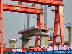 Girder Dipasang, Wujud Proyek Kereta Cepat JKT-BDG Mulai Tampak