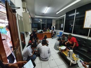 Bolos Sekolah demi Demo di DPR, Sejumlah Pelajar Diamankan di Stasiun Bekasi