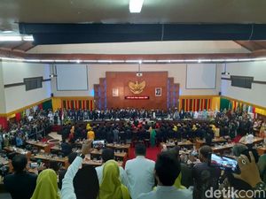 81 Anggota DPR Aceh Dilantik, Partai Aceh Kuasai Parlemen