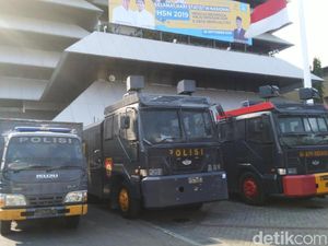 Ratusan Polisi dan Watercannon Siaga Jelang Demo #SemarangMelawan Ratusan Polisi dan Watercannon Siaga Jelang Demo #SemarangMelawan