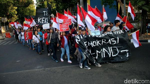 KMND Gelar Aksi Long March Selamatkan Konstitusi