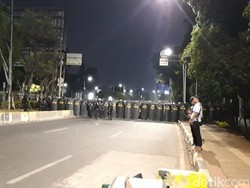 Halang Massa, Polisi Bikin Barikade Depan Kantor BPK