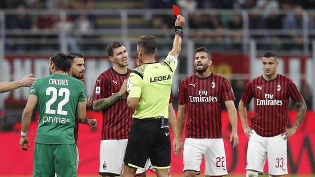 AC Milan tampil mengecewakan di awal musim.