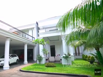 Para Artis yang Kredit Rumah, Iis Dahlia Nyicil Rp 250 Juta Sebulan