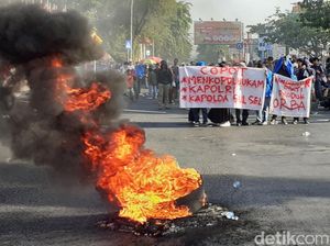 Adu Mulut Warga-Mahasiswa di Makassar Karena Aksi Bikin Macet