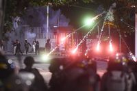 Unjuk rasa berujung kisruh di sekitar Gedung DPR/MPR dan meluas ke beberapa wilayah lain