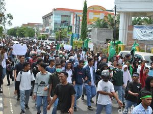 Demo Pelajar-Mahasiswa, Massa Minta DPRK Lhokseumawe Surati Kapolri