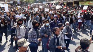 Melihat Suasana Aksi #GejayanMemanggil2 di Pertigaan Colombo