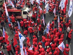 Kantornya Didemo, Sri Mulyani Cuma Balas dengan Senyuman