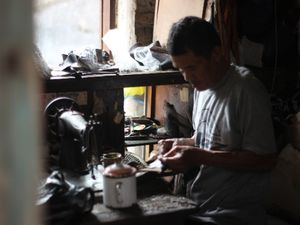 Menjahit dengan Hati