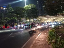 Ricuh di Jalan Sudirman, Pengendara Putar Balik di Bawah Semanggi