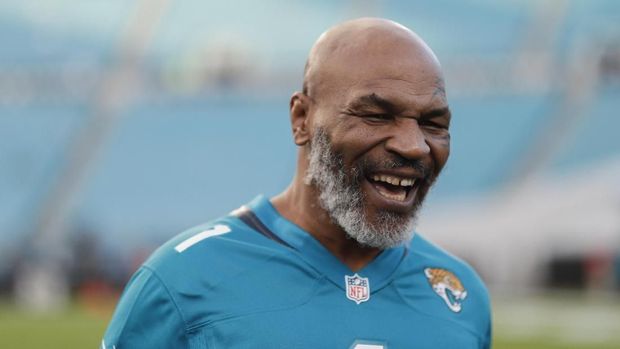 JACKSONVILLE, FLORIDA - SEPTEMBER 19: Mike Tyson looks on before the start of the Tennessee Titans at Jacksonville Jaguars at TIAA Bank Field on September 19, 2019 in Jacksonville, Florida. James Gilbert/Getty Images/AFP