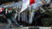 Bentrok Antara Pelajar Vs Polisi Kembali Terjadi di Belakang DPR