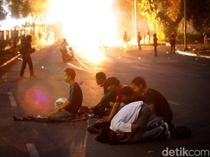 Massa Aksi Rusuh di DPR