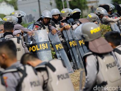 Potret Pengamanan di Depan Gedung DPR