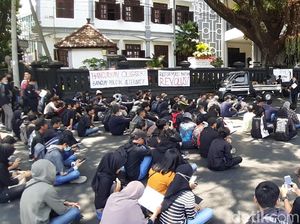 Dua Aksi Mahasiswa Ramaikan Kota Malang: Tolak Pengesahan RUU KUHP