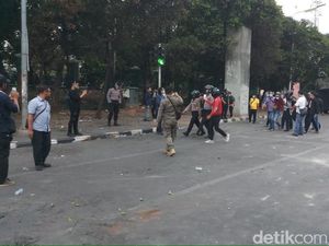 Polisi Tangkap 3 Orang Terduga Perusuh di Jalan Palmerah Timur