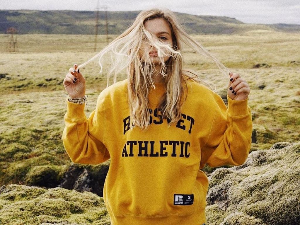 Pesona Model yang Jadi Kontroversi karena Fotonya Dituduh Editan Pesona Model yang Jadi Kontroversi karena Fotonya Dituduh Editan