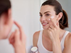Ngeri! Pakai Krim Pemutih Bertahun-tahun, Wanita Ini Koma Ngeri! Pakai Krim Pemutih Bertahun-tahun, Wanita Ini Koma