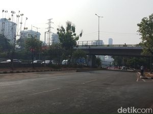Antisipasi Demo, Jalan Gatot Subroto Menuju DPR Kembali Ditutup