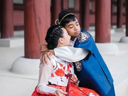 Betrand Peto Minum ASI Sarwendah, Begini Efeknya Saat ASI Diminum Remaja