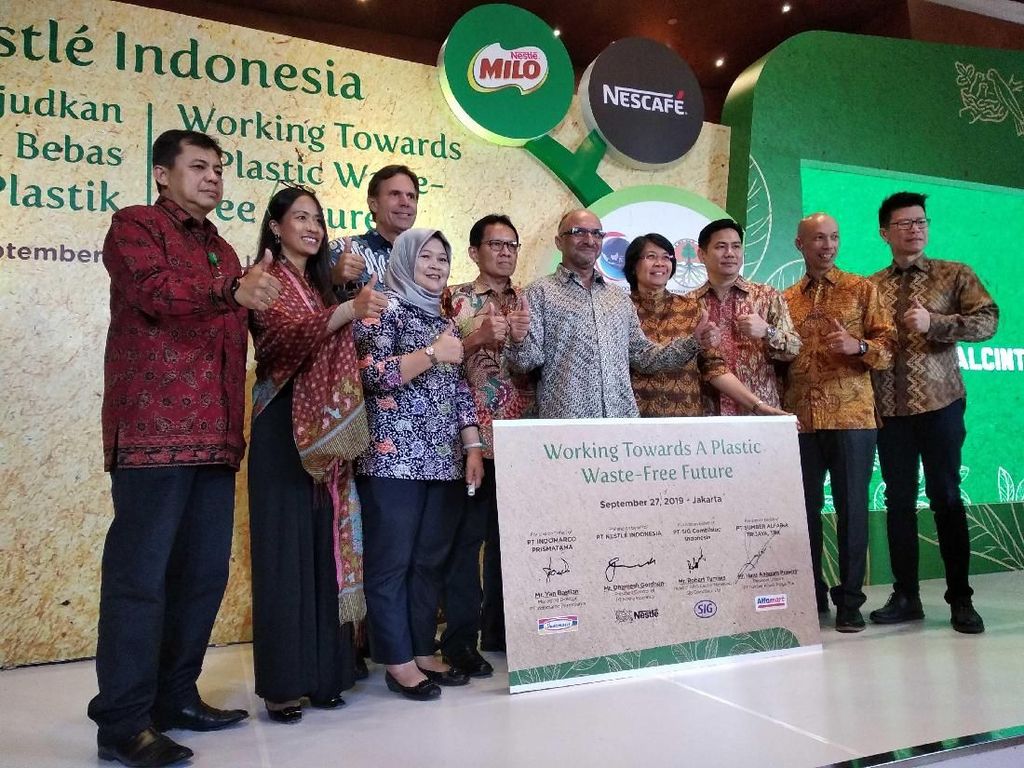 Tanggulangi Masalah Sampah, Nestlè Luncurkan Sedotan dan Gelas Kertas Tanggulangi Masalah Sampah, Nestlè Luncurkan Sedotan dan Gelas Kertas
