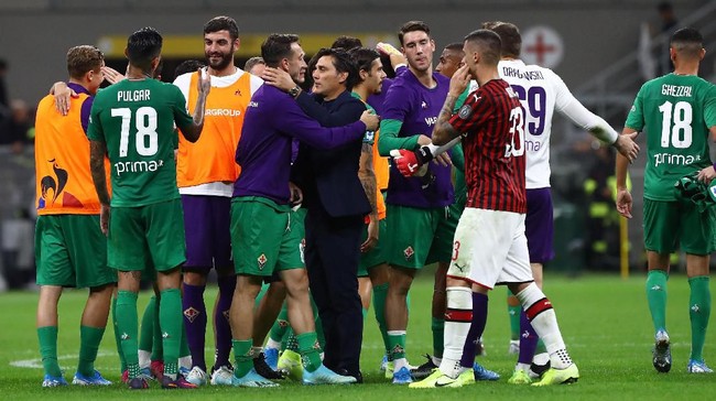Vincenzo Montella puas dengan kemenangan Fiorentina atas AC Milan di San Siro (Foto: Marco Luzzani/Getty Images) Vincenzo Montella puas dengan kemenangan Fiorentina atas AC Milan di San Siro (Foto: Marco Luzzani/Getty Images)