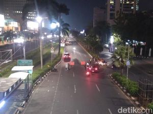 Massa Dekat PS Dipukul Mundur, Jalan Asia Afrika Dibuka Kembali