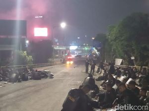 Antisipasi Massa, Polisi Masih Berjaga di Perempatan Slipi